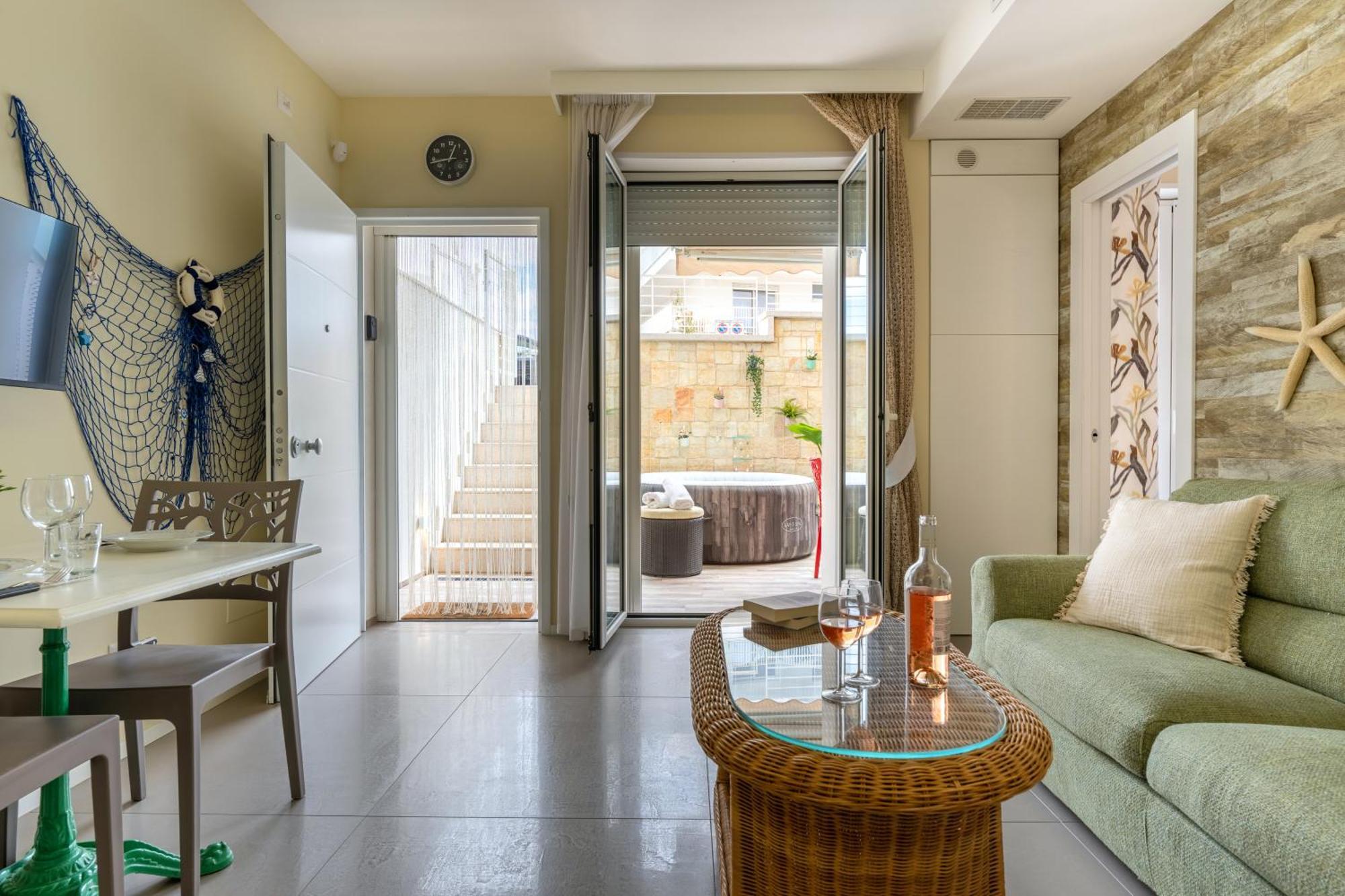 Cozy Marine Apt With Jacuzzi - 250Mt From Sea Polignano a Mare Luaran gambar