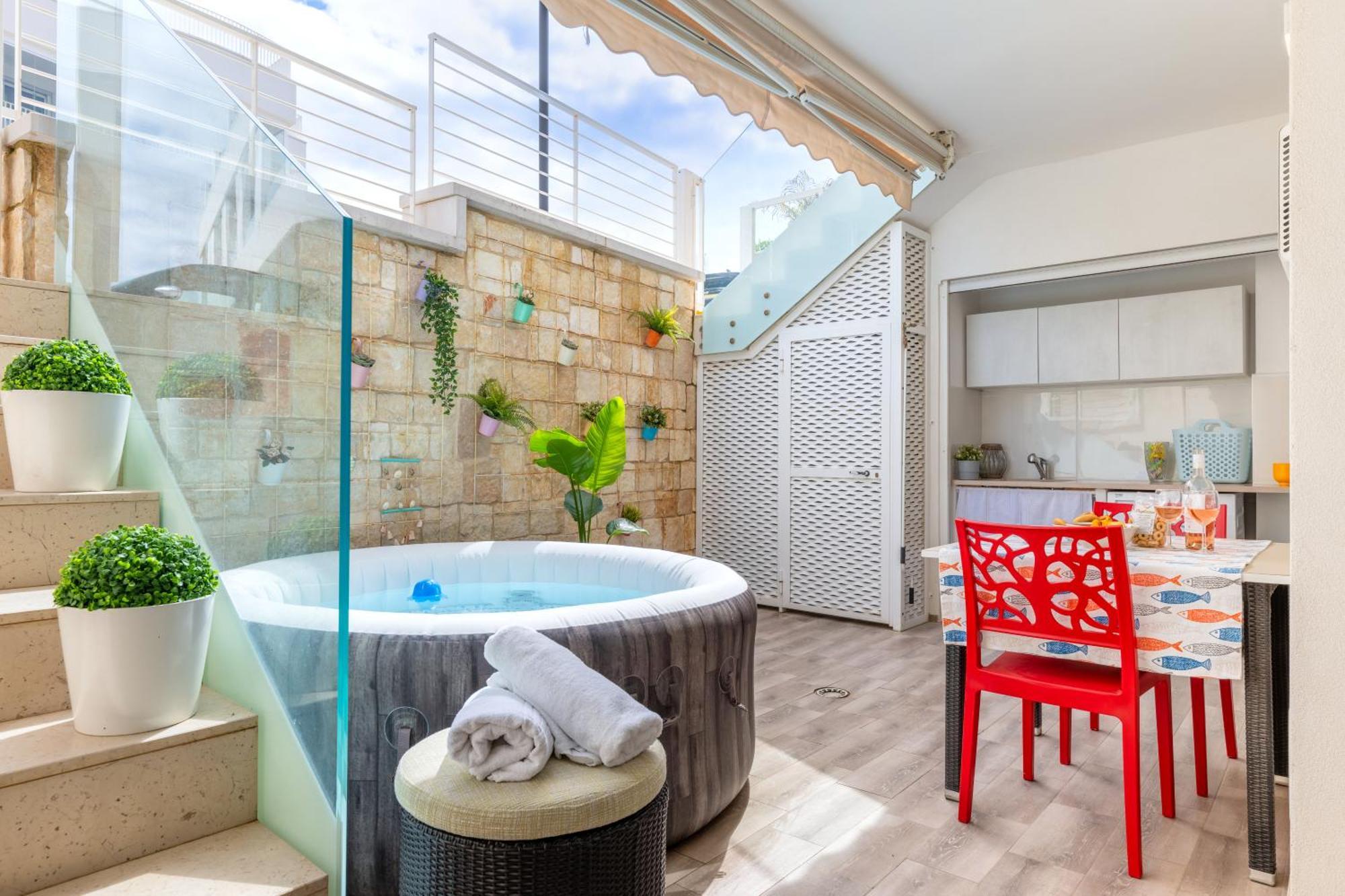 Cozy Marine Apt With Jacuzzi - 250Mt From Sea Polignano a Mare Luaran gambar