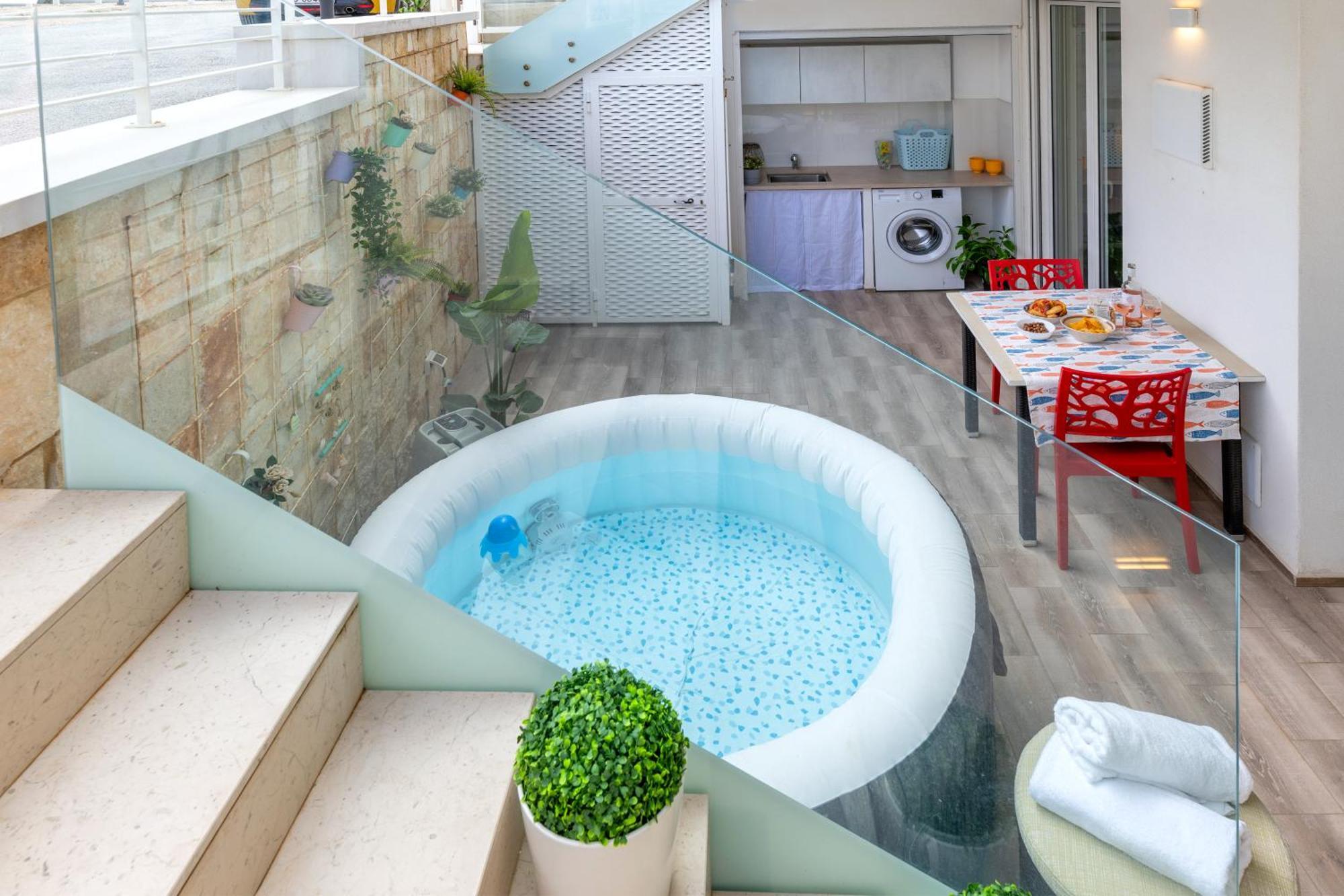 Cozy Marine Apt With Jacuzzi - 250Mt From Sea Polignano a Mare Luaran gambar